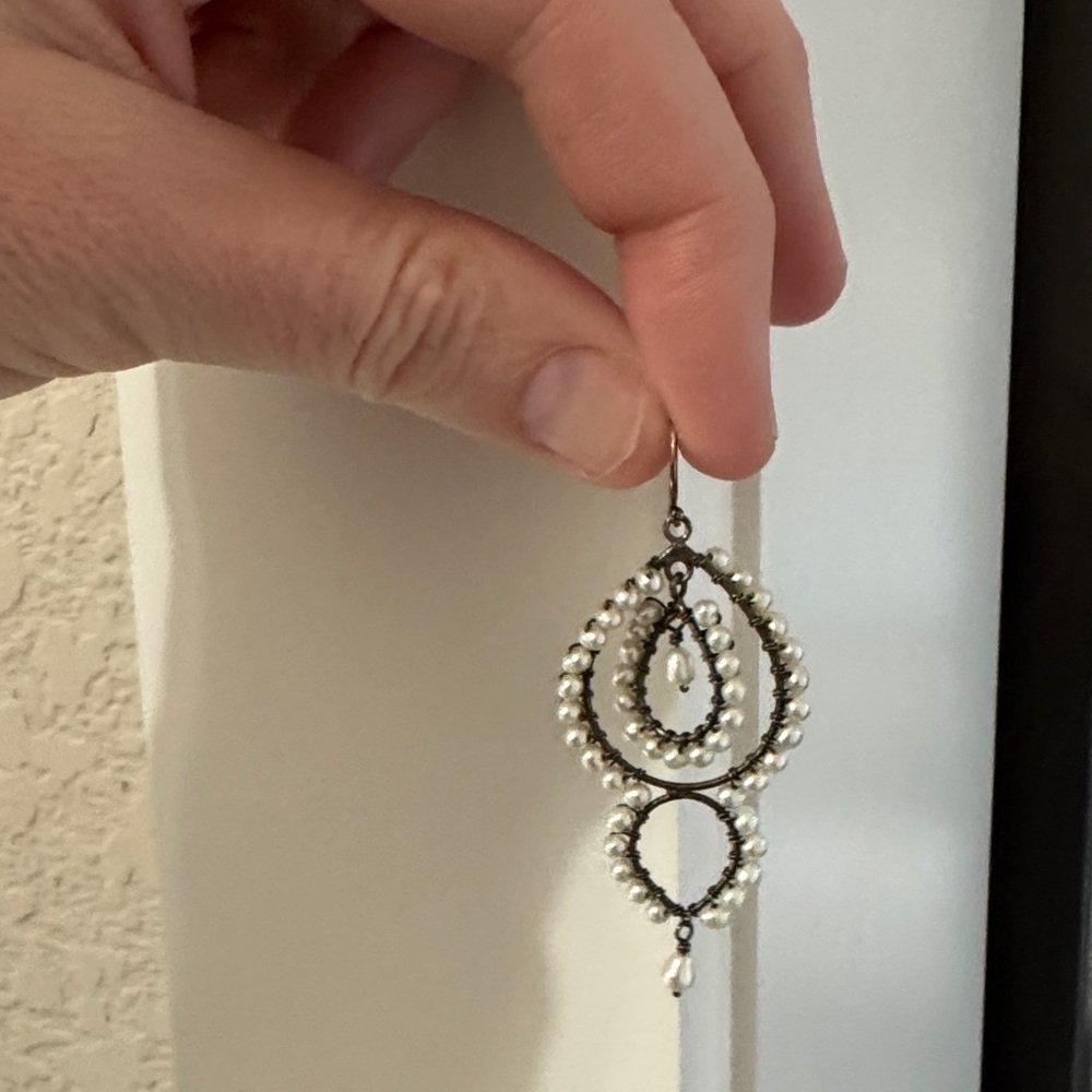 Chic Silver And White Loop Earrings - image 2